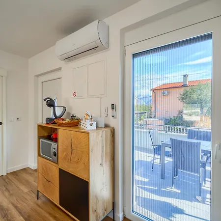 Apartament Ana Posedarje *