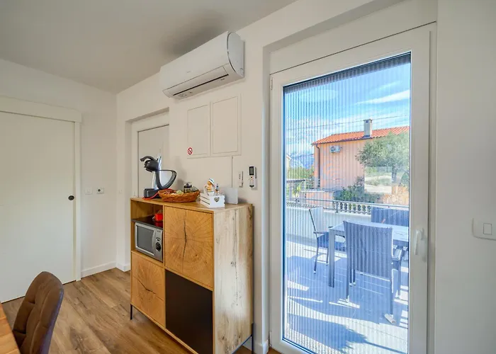 Apartament Ana Posedarje *